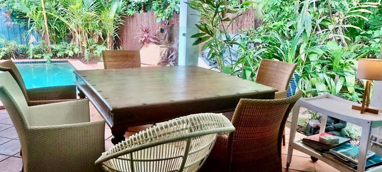 Beauty Tiny Walk To Sea Villa Port Douglas Exterior photo